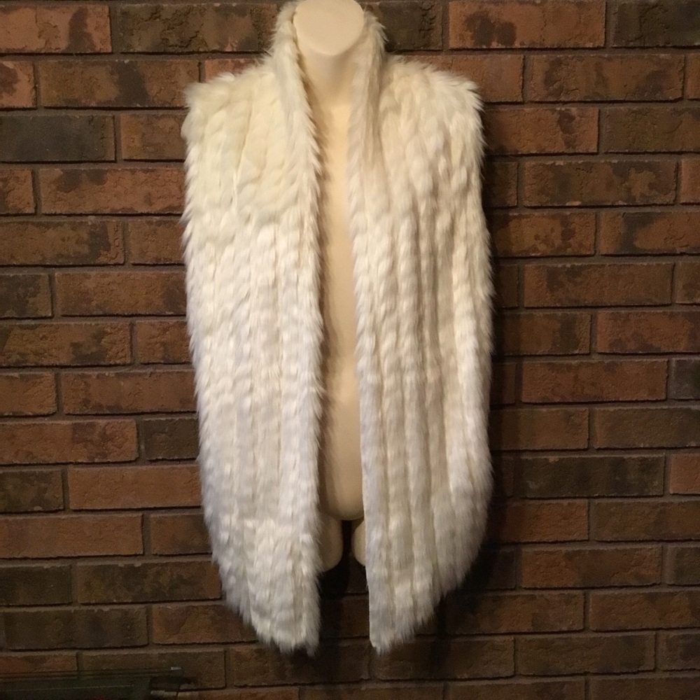 Guess Faux Fur sweater vest SZ Small